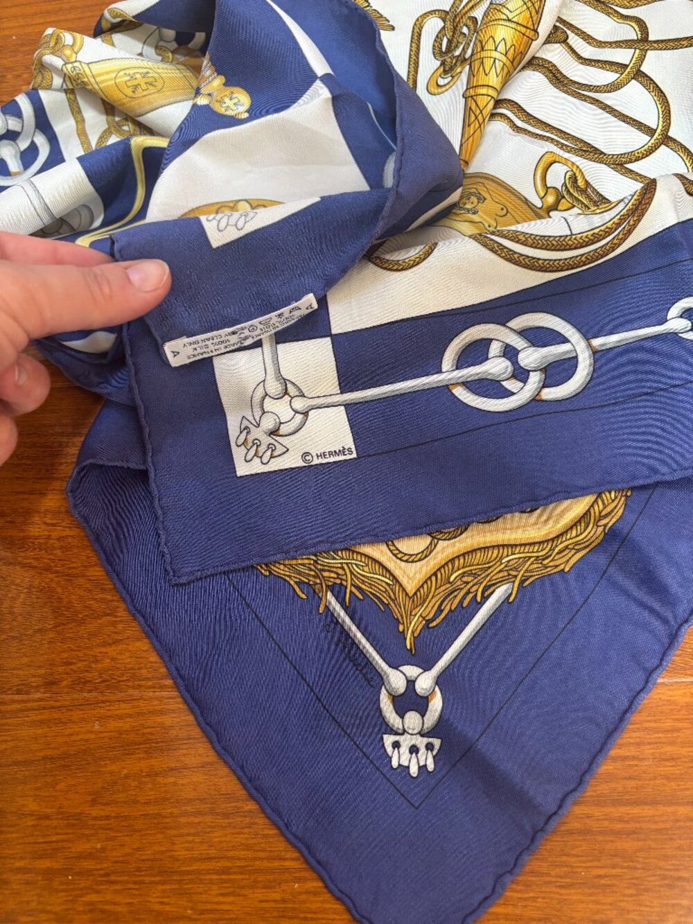 Auth HERMES Carre 90 Cliquetis Scarf Blue/Multicolor 100% Silk - Picture 2 of 5